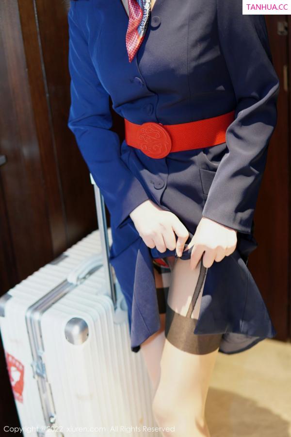  [XiuRen]高清写真图 2022.12.27 No.6048 桃桃子_ 空姐制服第15张图片